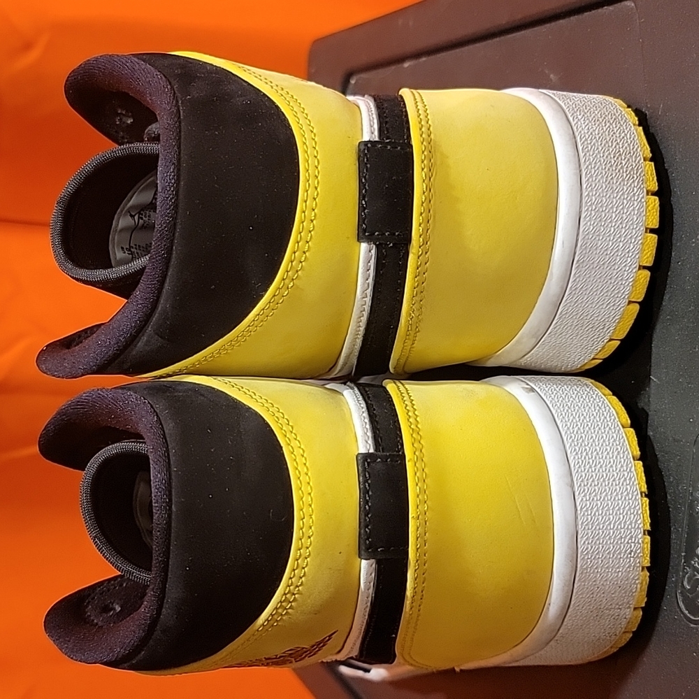 Jordan 1 mid se Yellow Toe  ✨️ - Picture 3 of 8
